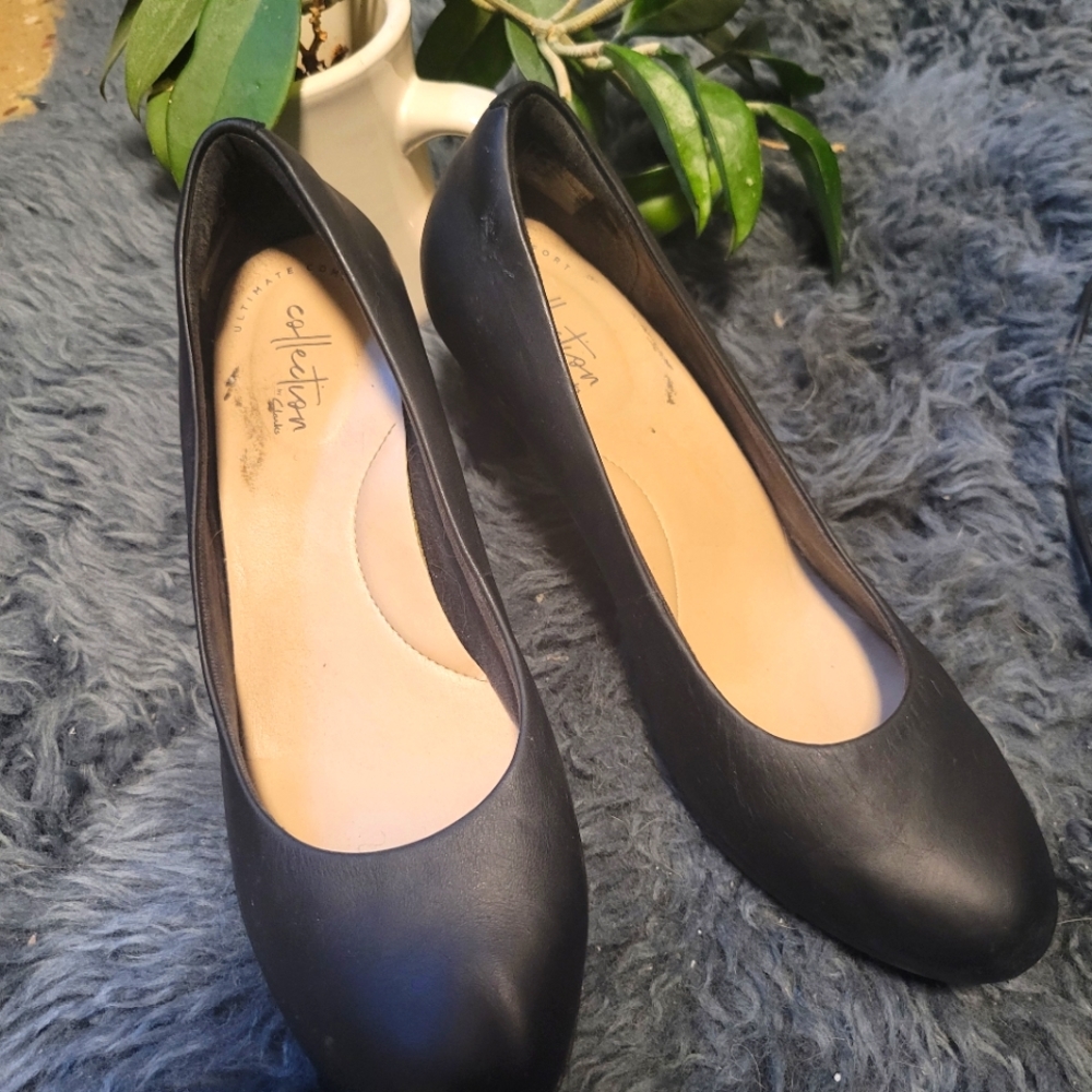 👠 Collection by Clark's 7 1/2 Black Comfortable Leather Pump 👠
